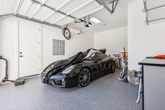 Hobby Garage | Image 37