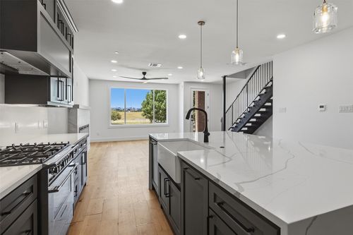 404 Vista Buena Trl, Fort Worth, TX, 76111-1131 | Card Image