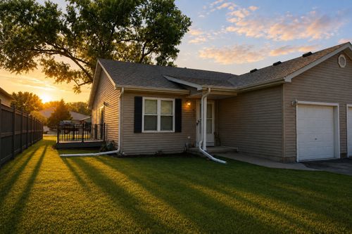 2122 Fox Chase Drive, Ottawa, IL, 61350 | Card Image