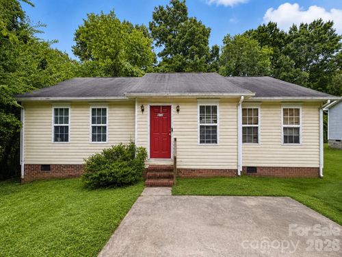 910 2nd St, Spencer, NC, 28159-1738 | Card Image