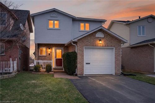 3130 Driftwood Drive, Burlington, ON, L7M3E1 | Card Image