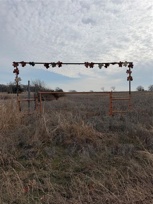 3 S 2nd Street, Duncan, OK, 73533 | Card Image