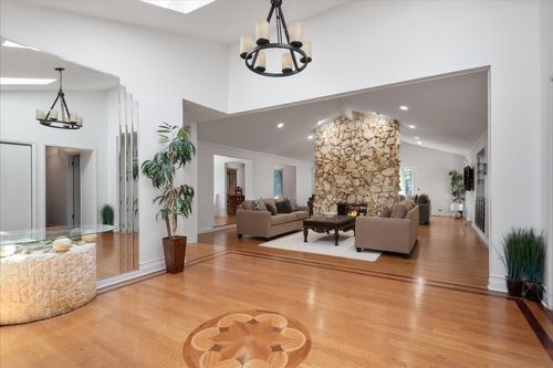 2821 Covert Rd, Glenview, IL, 60025-4606 | Card Image