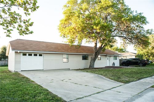 2741 Beaumont Ave, Ingleside, TX, 78362-5736 | Card Image