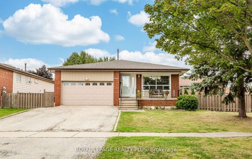 rear-2844 Kingsberry Cres, Mississauga, ON, L5B2K9 | Card Image