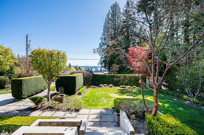 1741 Ottawa Avenue, House other with 5 bedrooms, 4 bathrooms and 5 parking in West Vancouver BC | Image 15