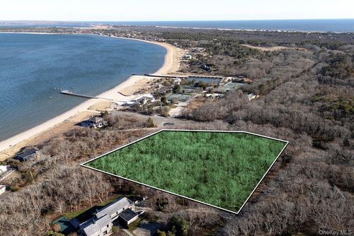 15 Cross Hwy, Amagansett, NY, 11930-2179 | Card Image