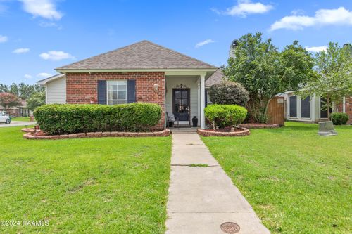 201 Pear Tree Cir, Broussard, LA, 70518-7240 | Card Image