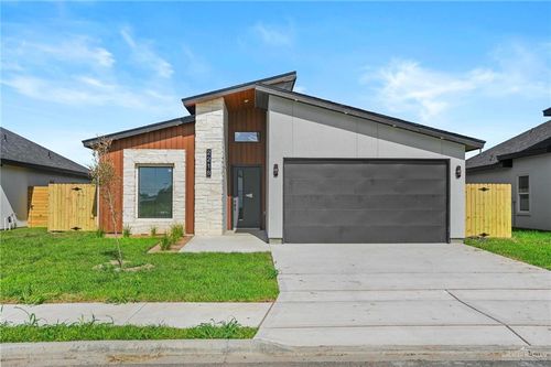 2218 N Piedra Ave, Edinburg, TX, 78542-8031 | Card Image