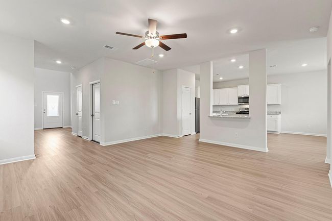 8830 Ice Quartz Dr, House other with 4 bedrooms, 3 bathrooms and 2 parking in Iowa Colony TX | Image 4