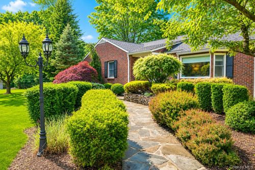 9 Orchard Cir, Suffern, NY, 10901-3411 | Card Image