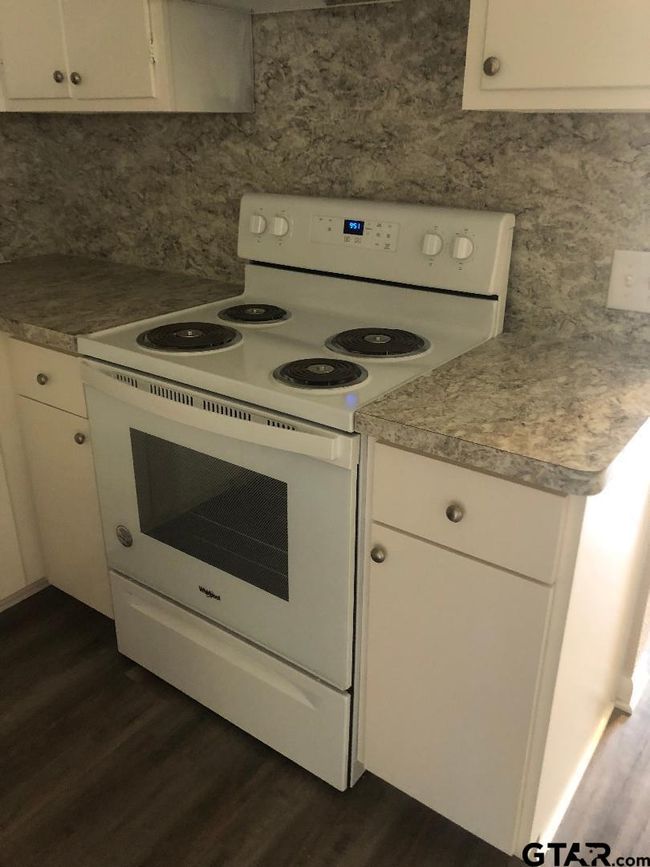 APT-12C - 602 E South St, Home with 0 bedrooms, 0 bathrooms and null parking in Lindale TX | Image 8