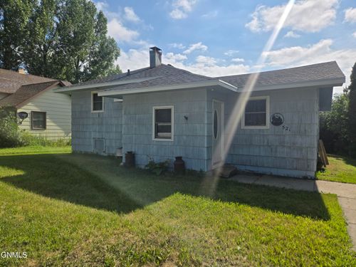 521 2nd Ave Nw, Ashley, ND, 58413-7019 | Card Image