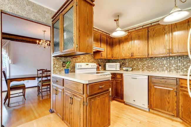 216 Canterbury Pl Sw, House detached with 4 bedrooms, 3 bathrooms and 4 parking in Calgary AB | Image 11