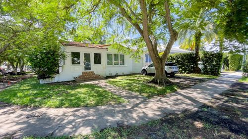 796 Ne 88th St, Miami, FL, 33138-3323 | Card Image