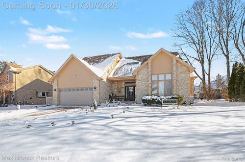 31281 Country Ridge Cir, Farmington Hills, MI, 48331-1127 | Card Image