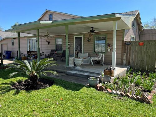 2119 6th Ave N, Texas City, TX, 77590-7113 | Card Image