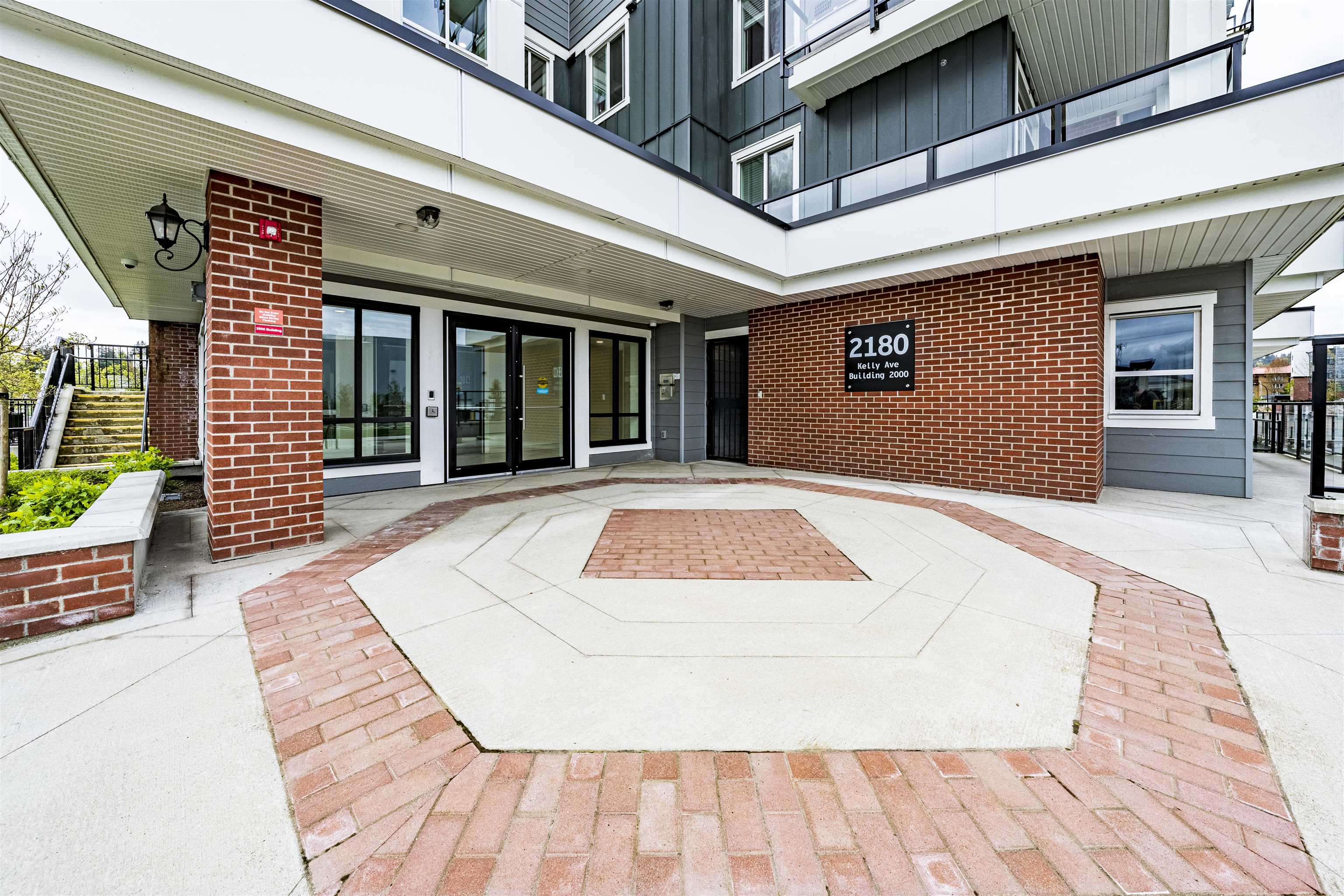 3515 - 2180 Kelly Avenue, Condo with 3 bedrooms, 2 bathrooms and 1 parking in Port Coquitlam BC | Image 1