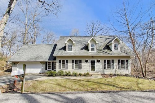 211 Woody Way, Oakwood Hills, IL, 60013-1136 | Card Image