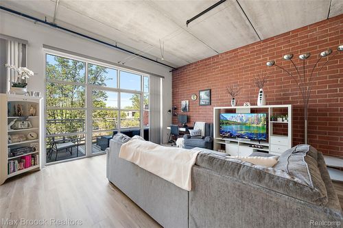 unit-18-322 E Harrison Ave, Royal Oak, MI, 48067-3284 | Card Image