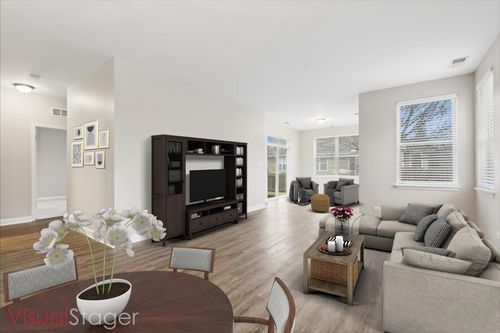 820 Bellevue Cir, Oswego, IL, 60543-6047 | Card Image