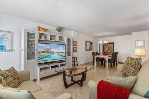 316-1913 S Ocean Dr, Hallandale Beach, FL, 33009-5952 | Card Image