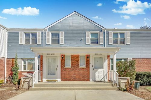 77-229-09 69th Ave, Oakland Gardens, NY, 11364-2749 | Card Image