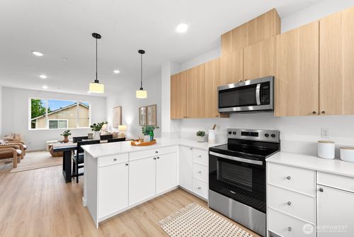 1405 Sw 111th Lane, Seattle, WA, 98164 | Card Image