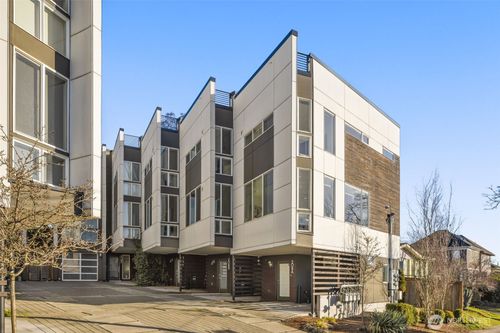 a-208 16th Avenue, Seattle, WA, 98122 | Card Image