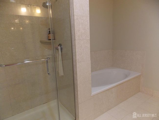 APT-1205 - 1 Spring St, Townhouse with 2 bedrooms, 2 bathrooms and null parking in New Brunswick NJ | Image 12