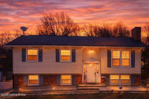 8601 Honor Ave, Louisville, KY, 40219-5143 | Card Image