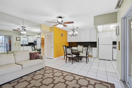 g323-5300 Washington St, Hollywood, FL, 33021-7700 | Card Image