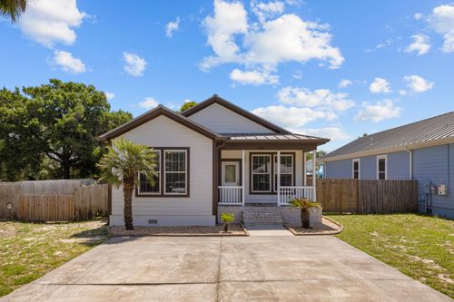 518 Second Ave, Destin, FL, 32541-1747 | Card Image