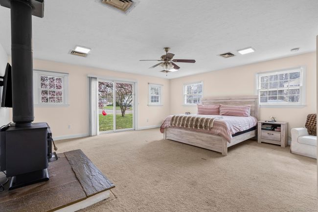 11 Barmore Dr W, House other with 3 bedrooms, 2 bathrooms and 4 parking in Stamford CT | Image 8