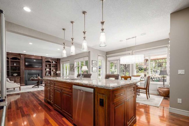 10 Spring Valley Pl Sw, House other with 5 bedrooms, 5 bathrooms and 6 parking in Calgary AB | Image 16