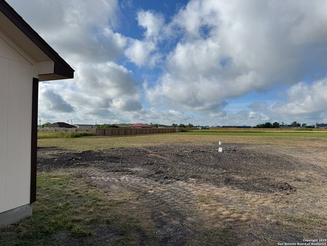 450 County Road 679, House other with 3 bedrooms, 2 bathrooms and null parking in Natalia TX | Image 6