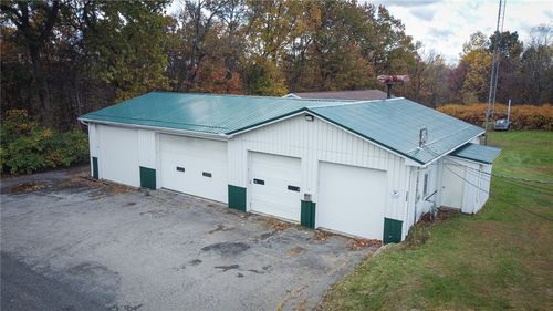 122 Mcclellan Dr, Butler, PA, 16001-2212 | Card Image