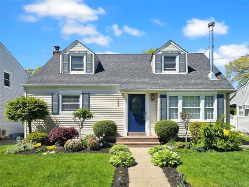 188 Elsie Ave, Merrick, NY, 11566-3002 | Card Image