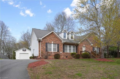 6457 Reidsville Rd, Belews Creek, NC, 27009-9632 | Card Image