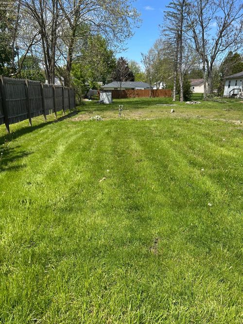 103 3rd St, New London, OH, 44851-1131 | Card Image
