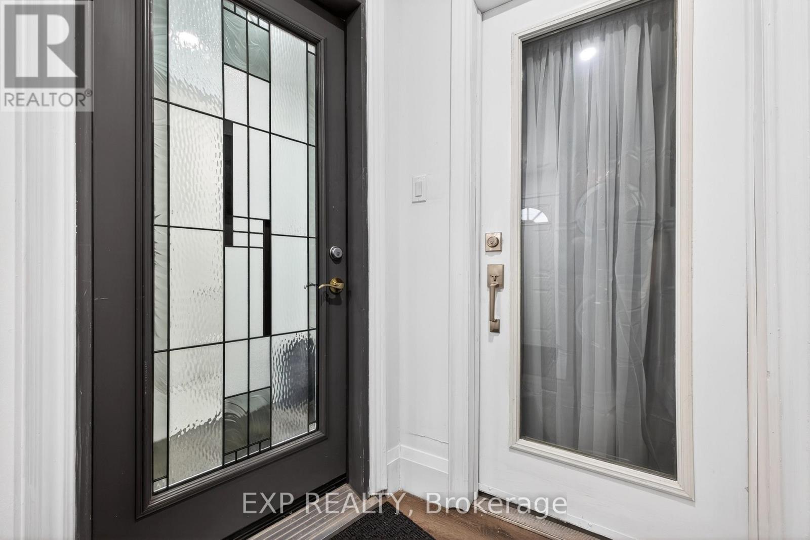 Residential in Niagara Falls (Dorchester) 5