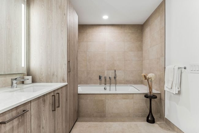 APT-2106 - 211 N Harbor Dr, Condo with 2 bedrooms, 3 bathrooms and 1 parking in Chicago IL | Image 16