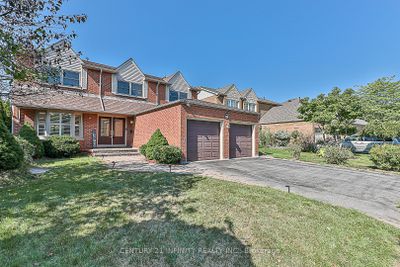 1812 Fernam St, House other with 4 bedrooms, 4 bathrooms and 4 parking in Pickering ON | Image 2