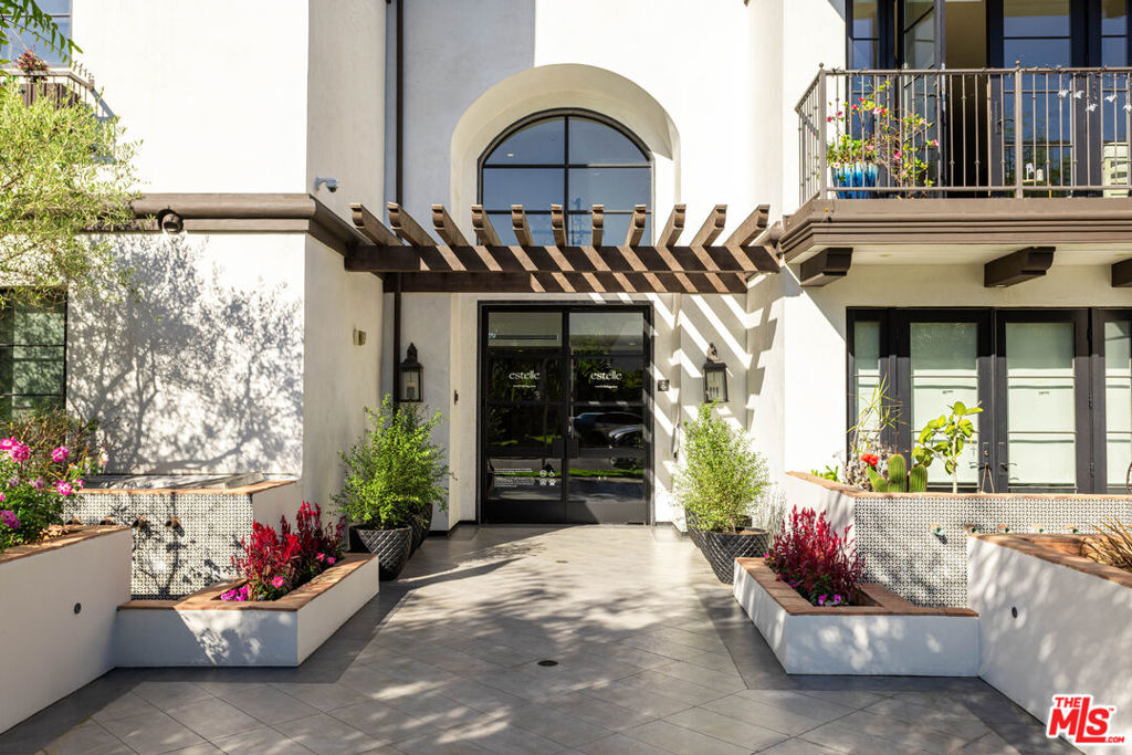 Residential Lease in Los Angeles