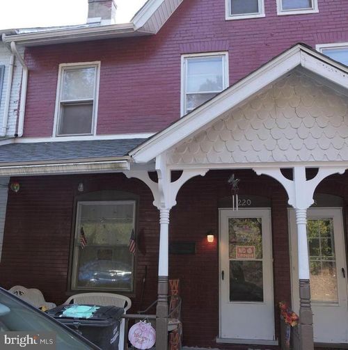 220 Fleetwood St, COATESVILLE, PA, 19320-3238 | Card Image