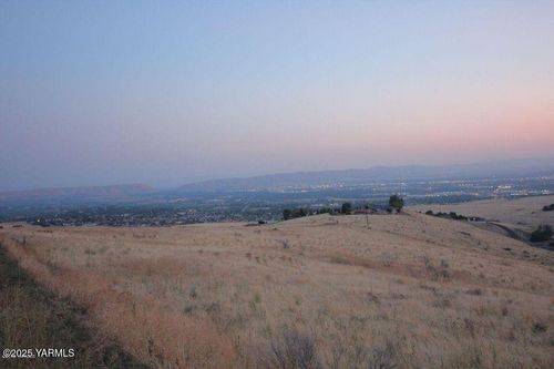 NKA Vista Verde Dr, Yakima, WA, 98901 | Card Image