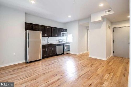 apt-3f-2221 S Broad St, PHILADELPHIA, PA, 19148-2938 | Card Image