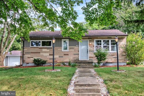 40 Alsace Ave, TEMPLE, PA, 19560-9519 | Card Image