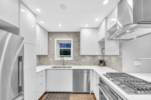 2433 W 6th Ave, Vancouver, BC, V6K1W2 | Card Image