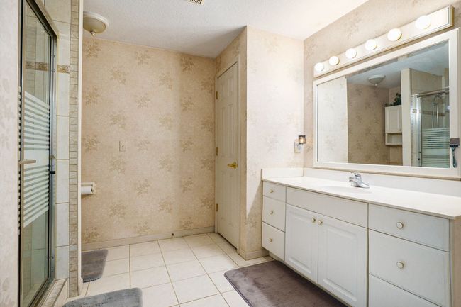 2040 Crystal Wood Trl, Condo with 3 bedrooms, 3 bathrooms and null parking in Flushing MI | Image 23